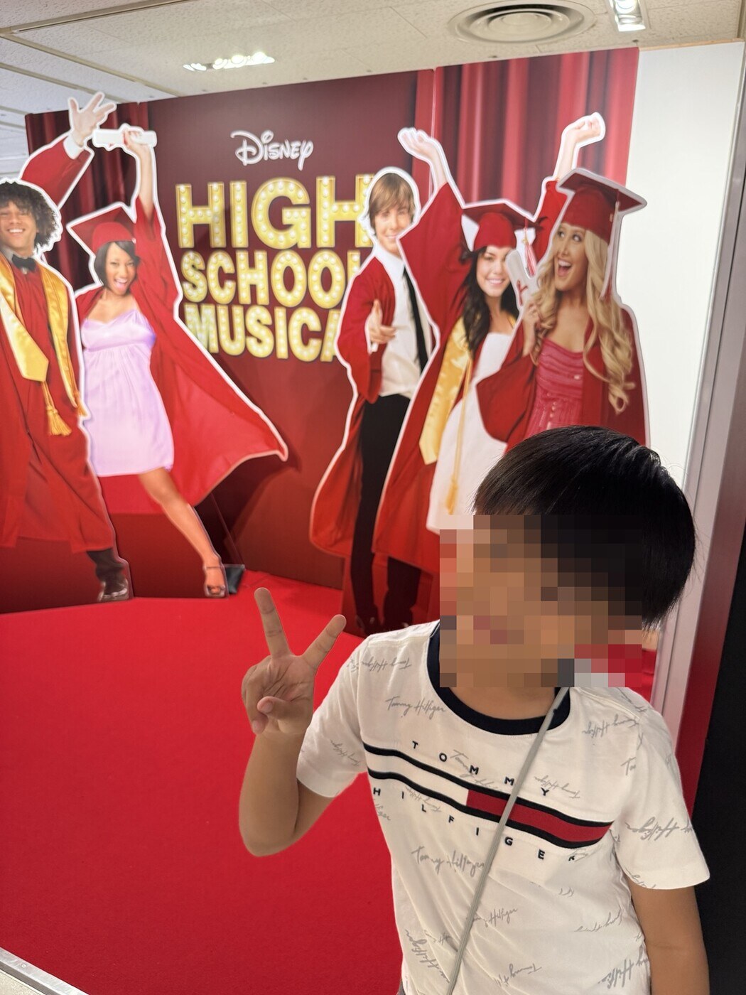 ハイスクール・ミュージカルのパネル前でも記念写真😊