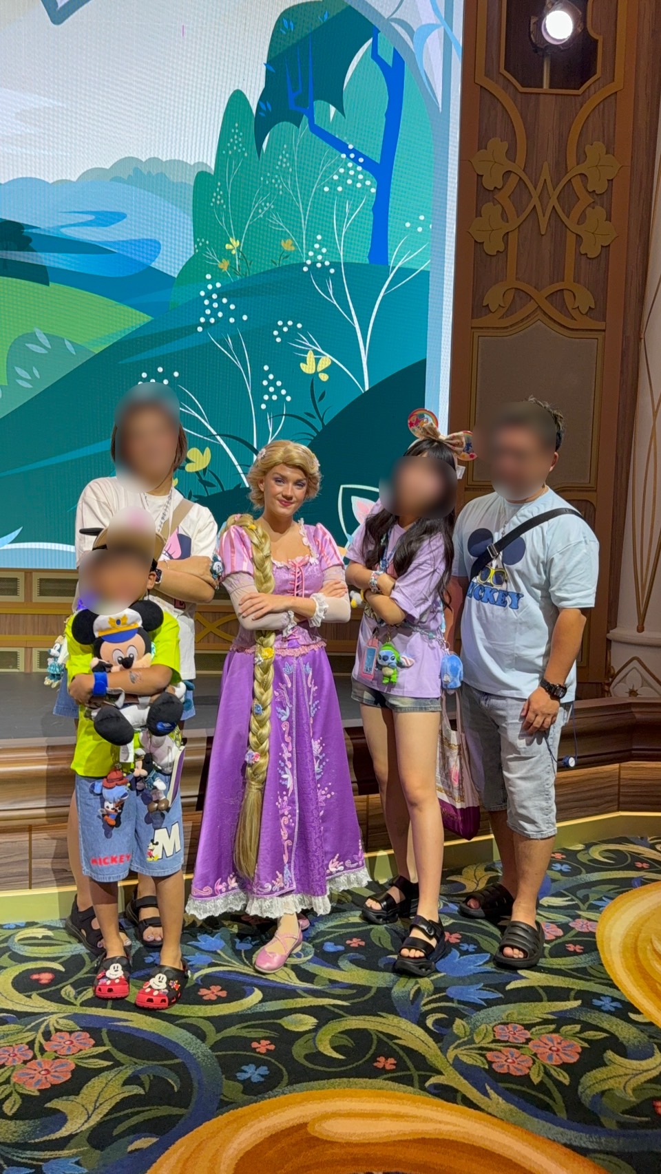 娘の好きなラプンツェルとも会えました😍
