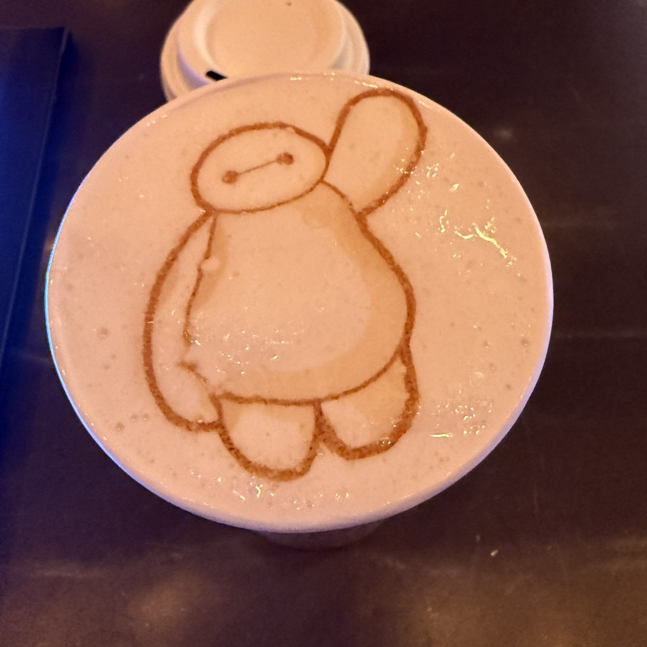 こちらはベイマックス。飲み物まで可愛い🥹