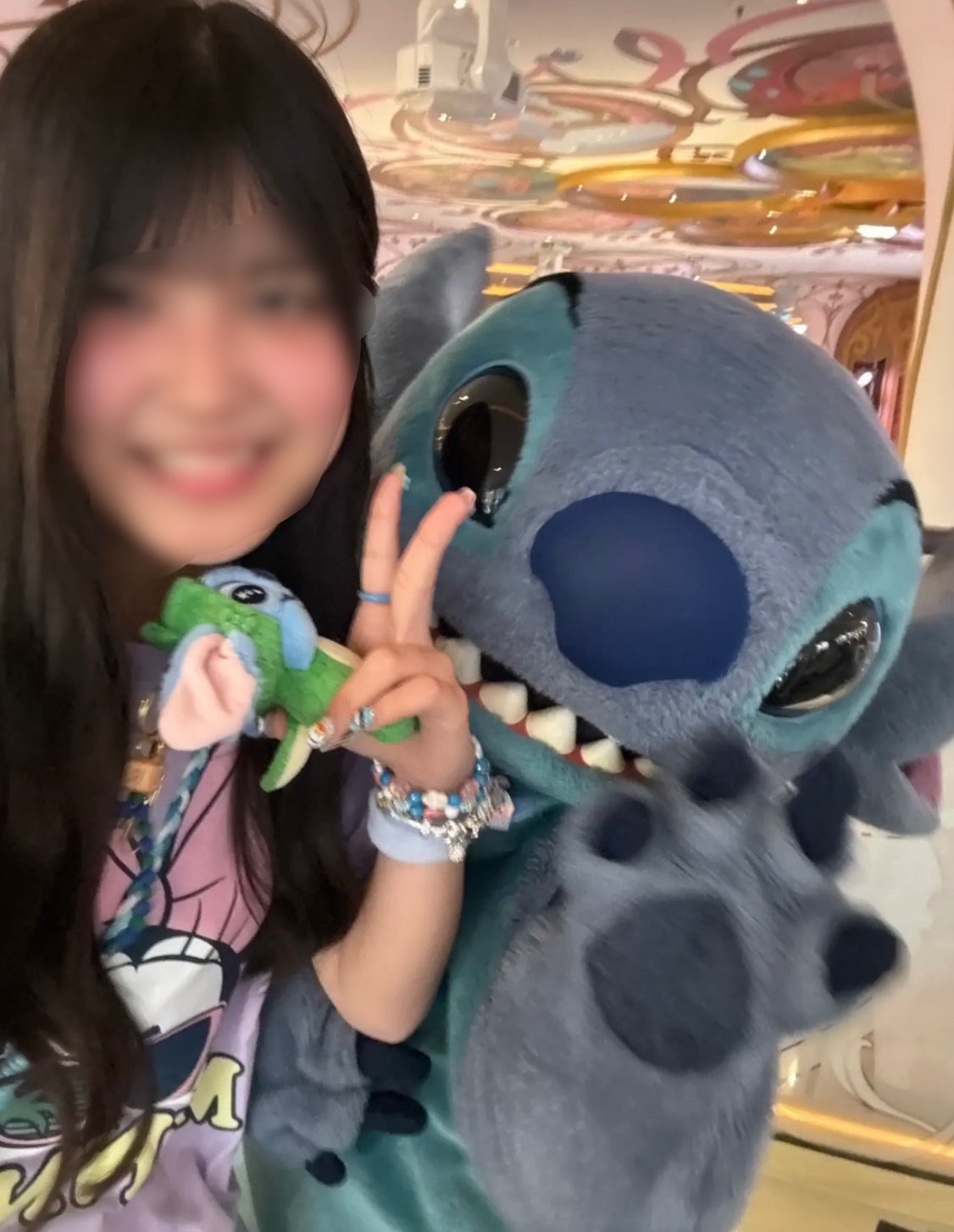娘とスティッチ。最後は自撮りにも付き合ってくれました😍