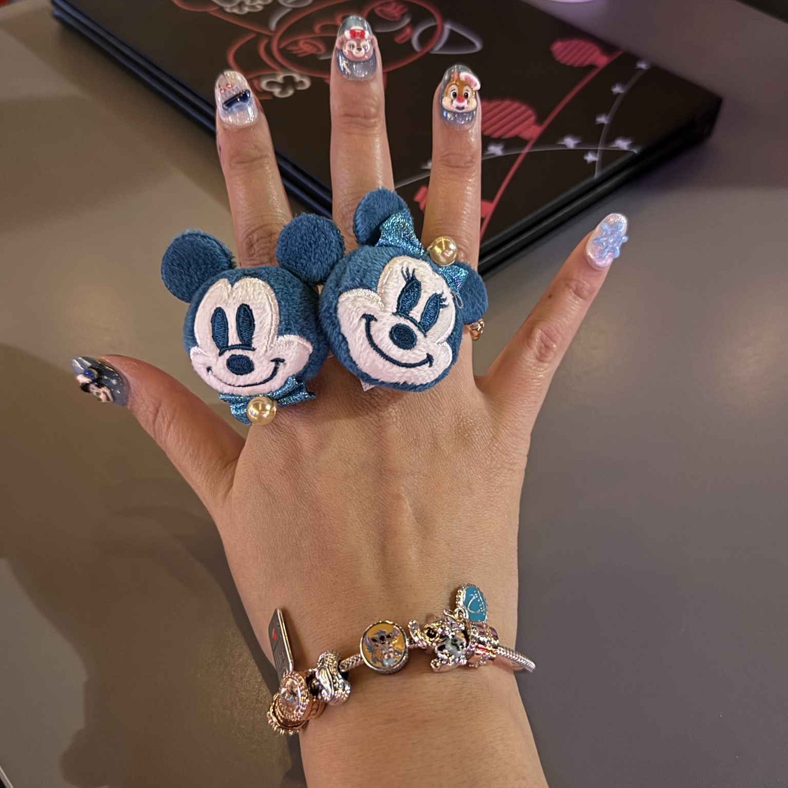 今回持ってきたミキミニリング💍 ネイルもディズニーいっぱいです💕