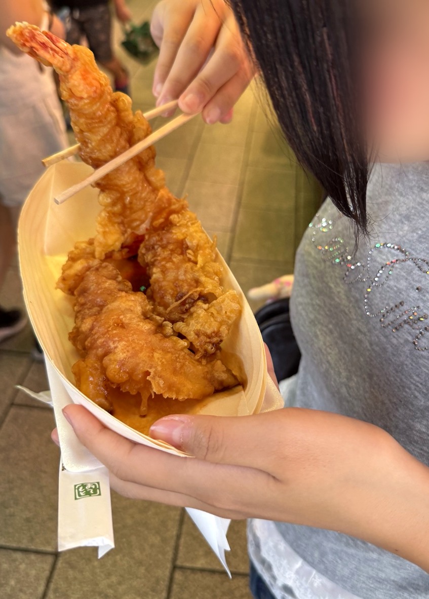 最初に食べたエビ。これは美味しかったーーー😋