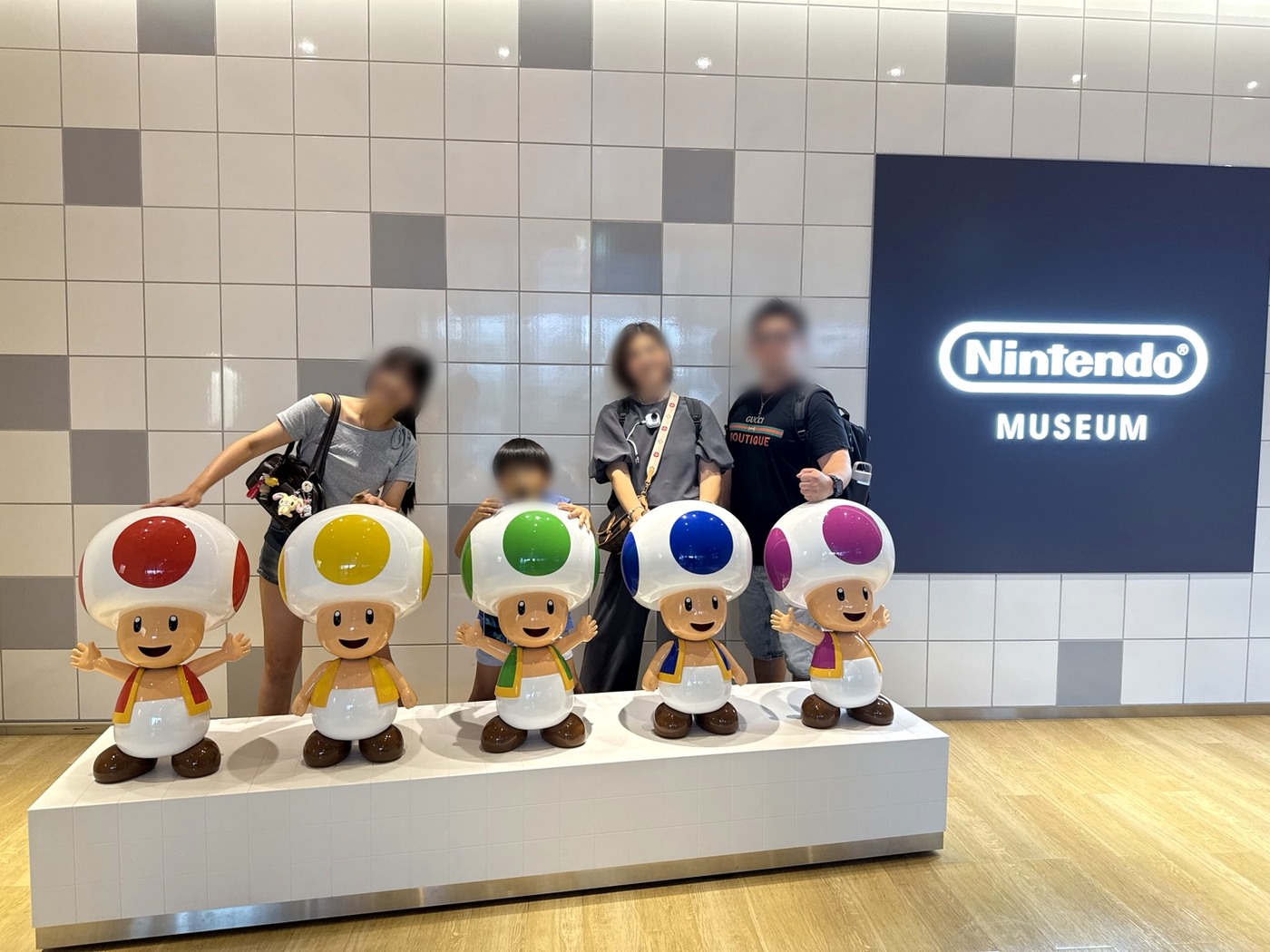キノピオたちと、家族4人で記念写真🥰